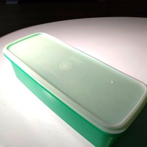 Tupperware celery container
